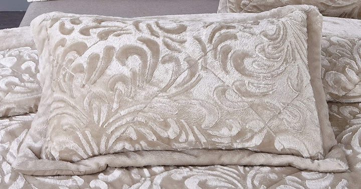 teddy  bedspread beige